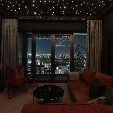 Apartment Margi Velvet 13th Floor Led Ceiling Bath Pool