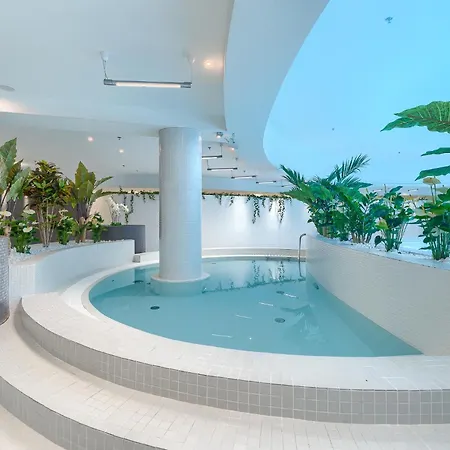 Apartment Margi Velvet 13th Floor Led Ceiling Bath Pool *